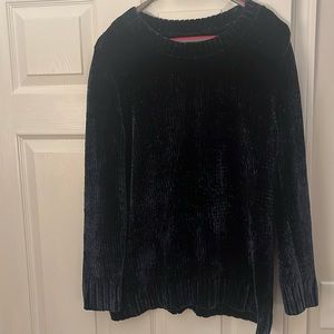 Orvis women’s chenille sweater size M in a beautiful navy. Soft and cozy warm